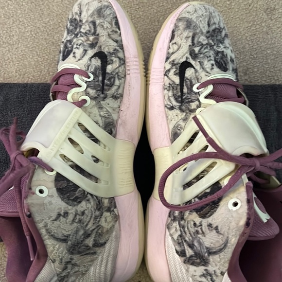 Nike Kevin Durant (KDs). Size 9.5 Very hood condition. - Picture 4 of 5